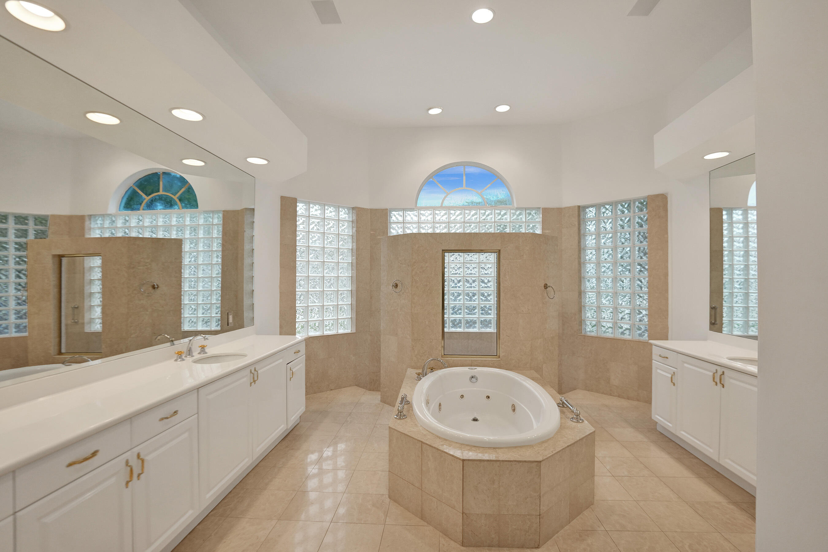 2410 NW 49th Lane