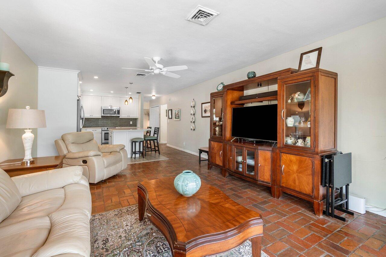 425 NW 11th Street