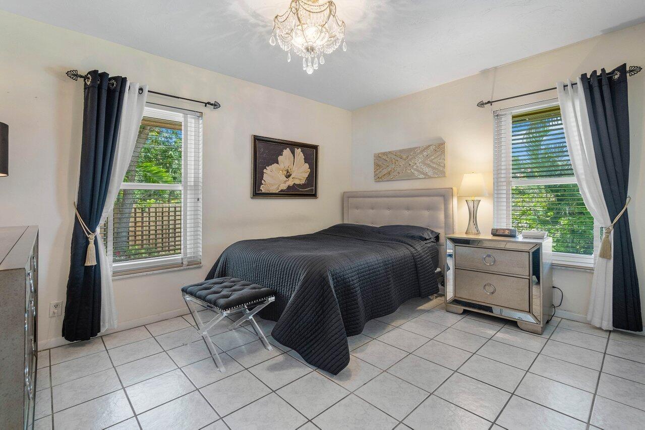 425 NW 11th Street