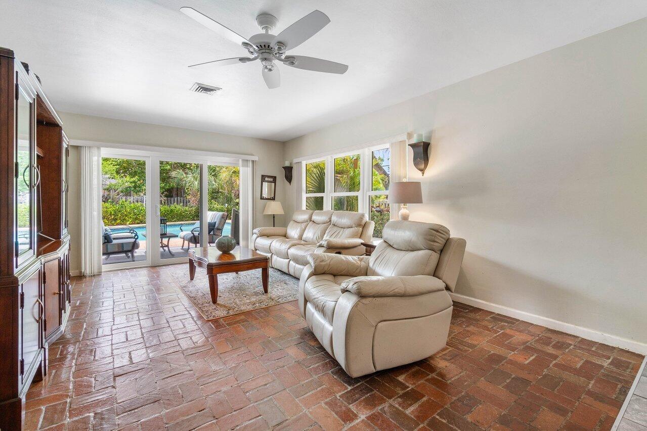 425 NW 11th Street