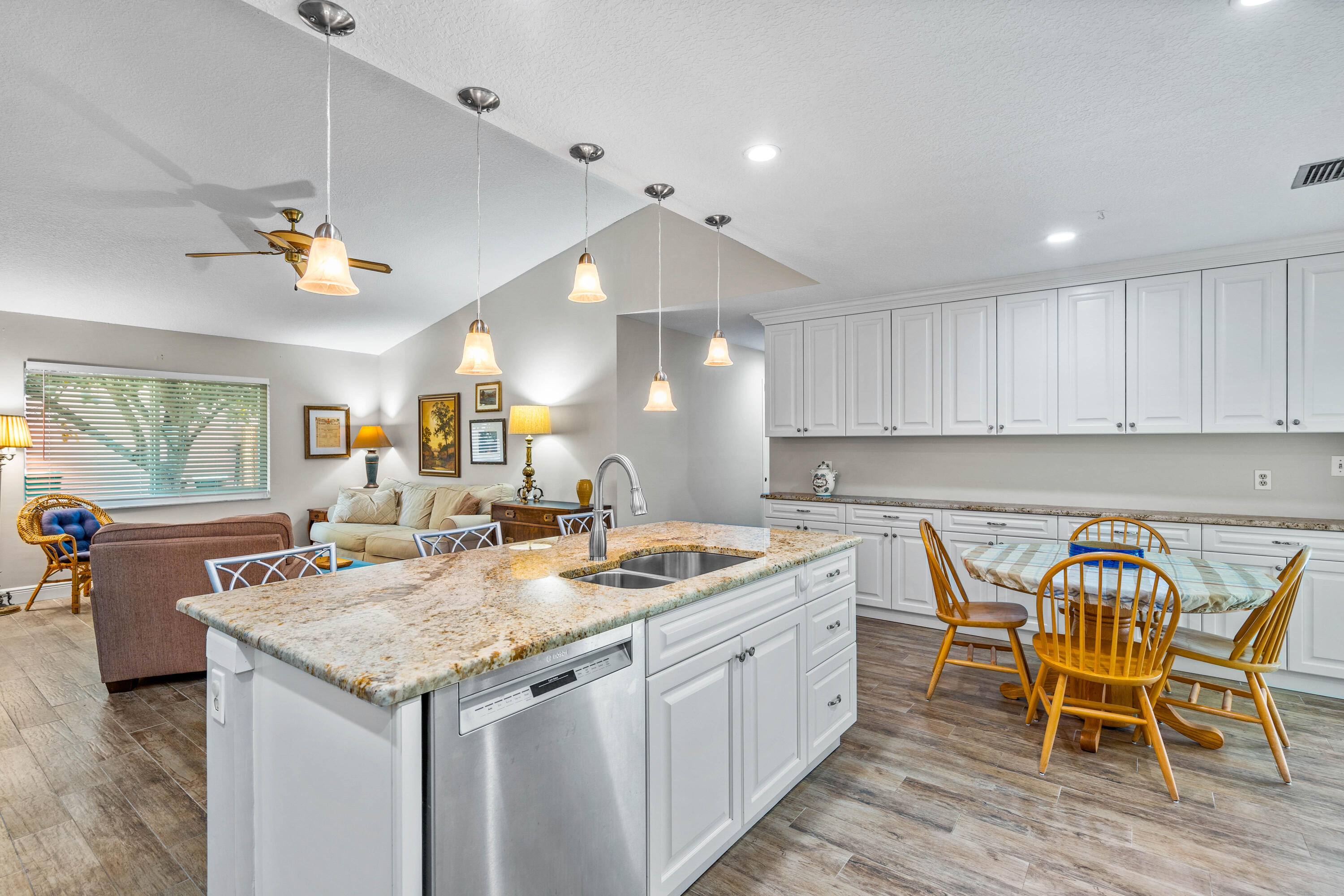 201 NW 108th Avenue, Coral Springs