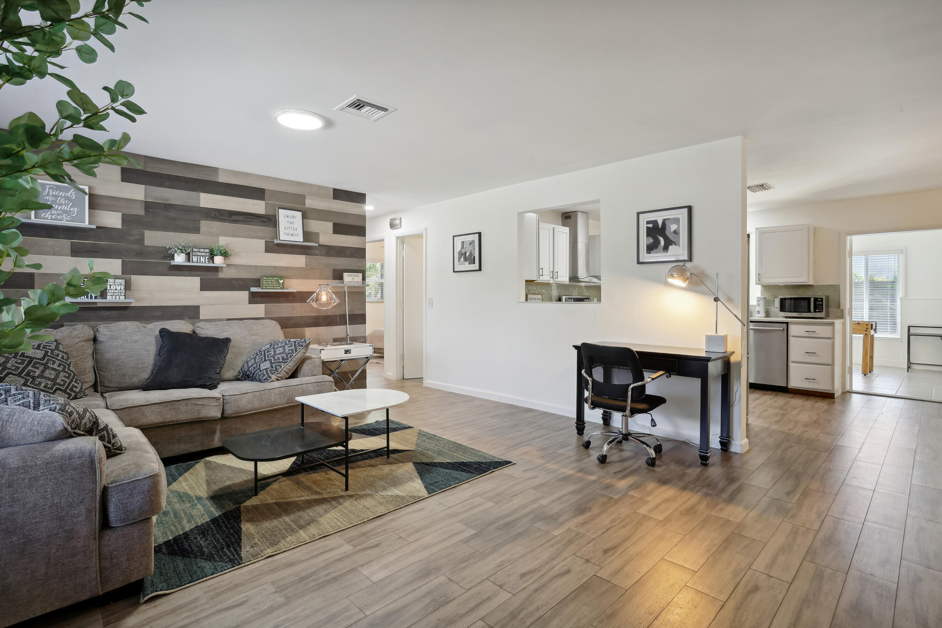 2815 SE 1st Court