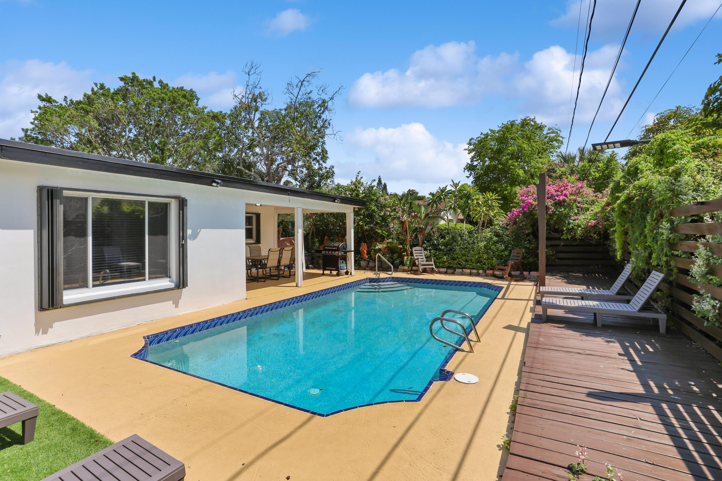 2815 SE 1st Court