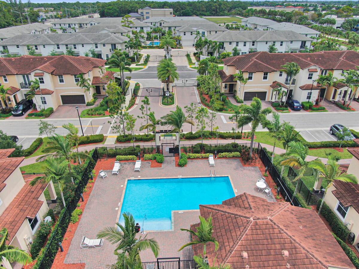 6960 Long Pine Circle, Coconut Creek