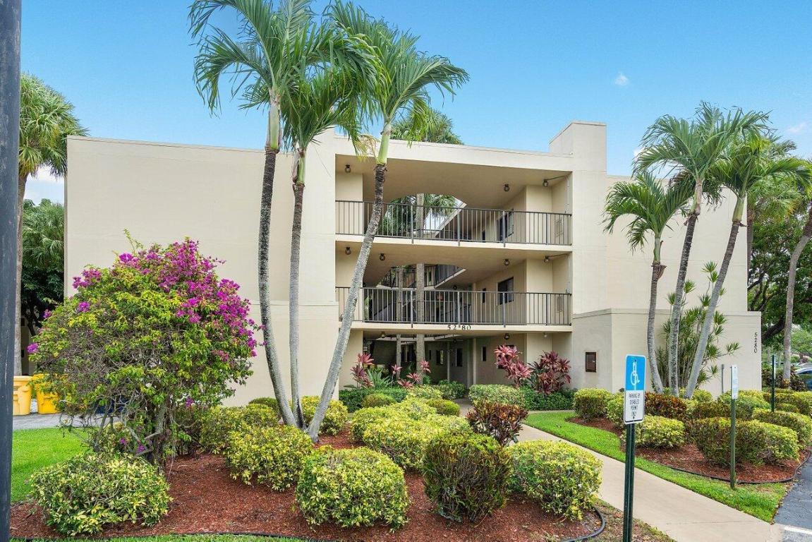 5280 Las Verdes Circle 111, Delray Beach Unit: 111