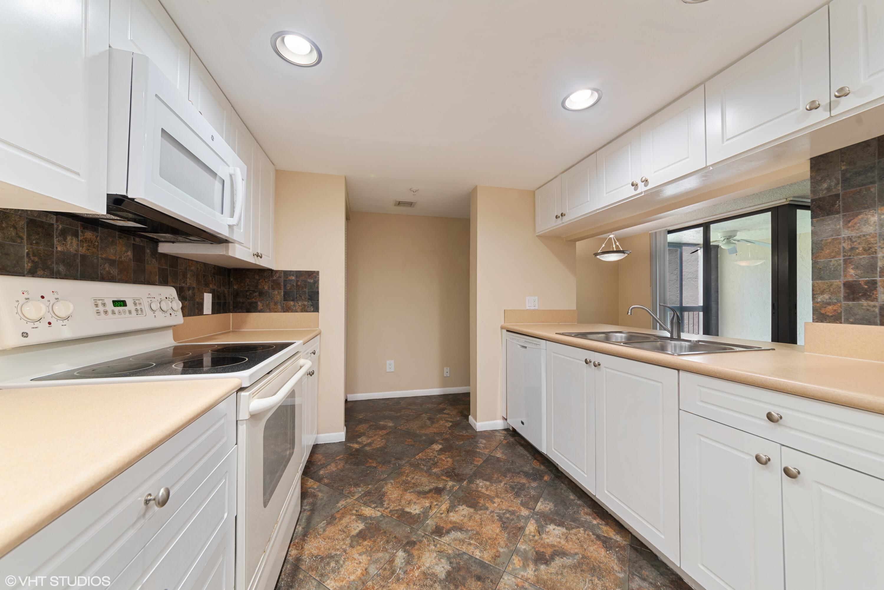 820 Lavers Circle G208, Delray Beach Unit: G208