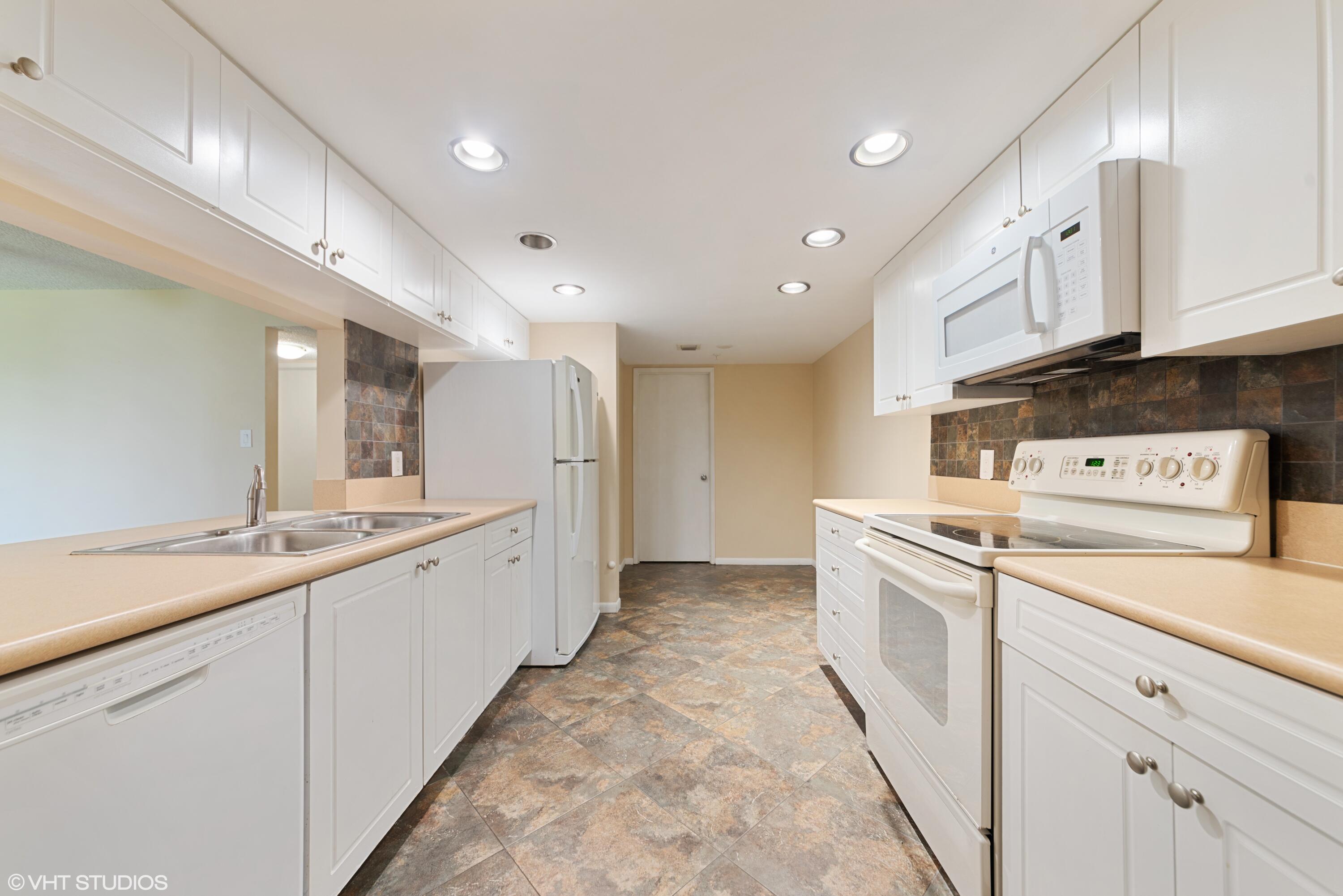 820 Lavers Circle G208, Delray Beach Unit: G208