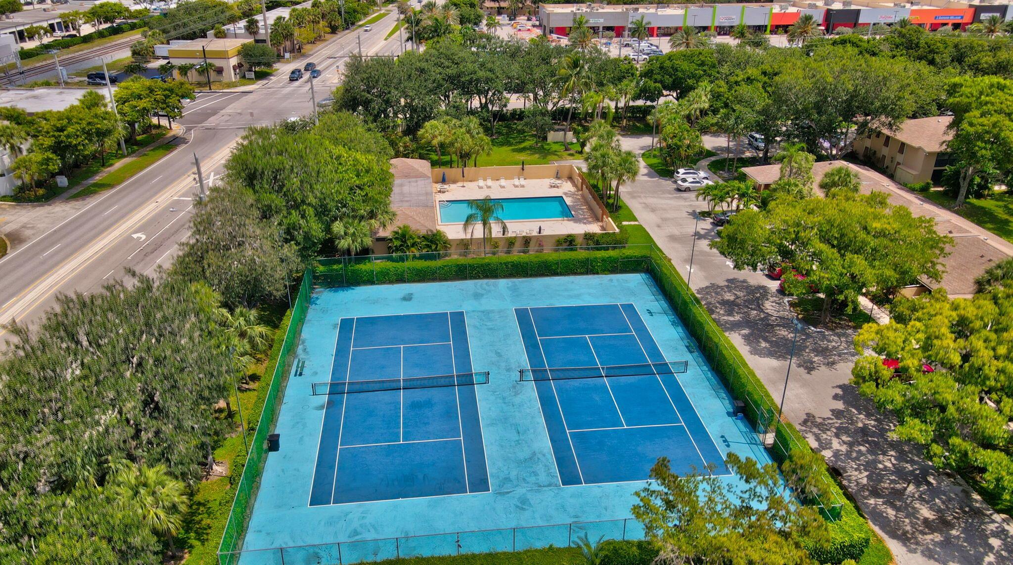 3939 NE 5th Avenue A107