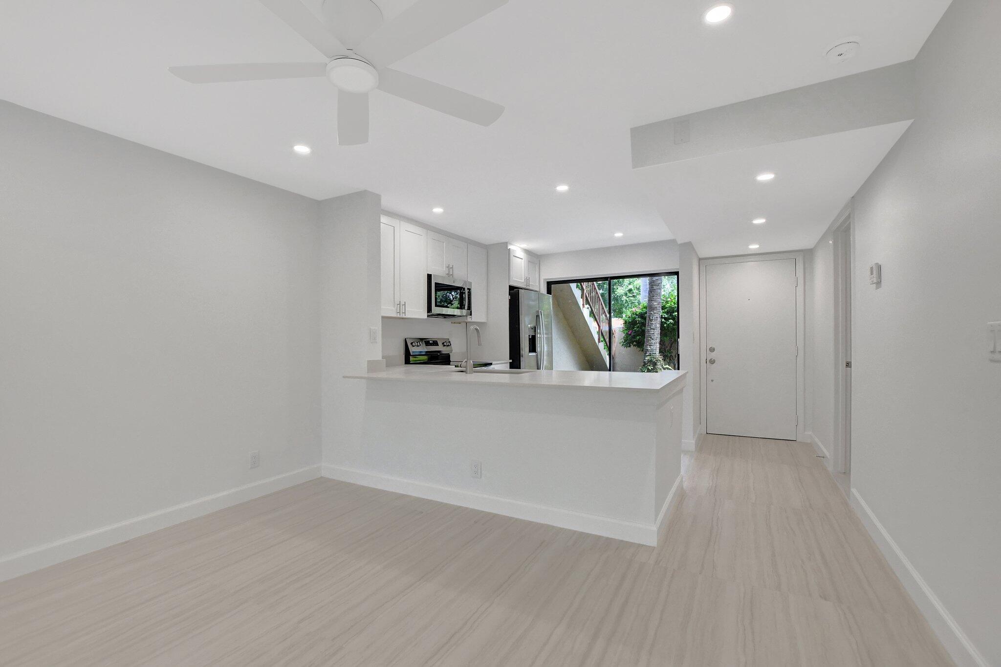 3939 NE 5th Avenue A107