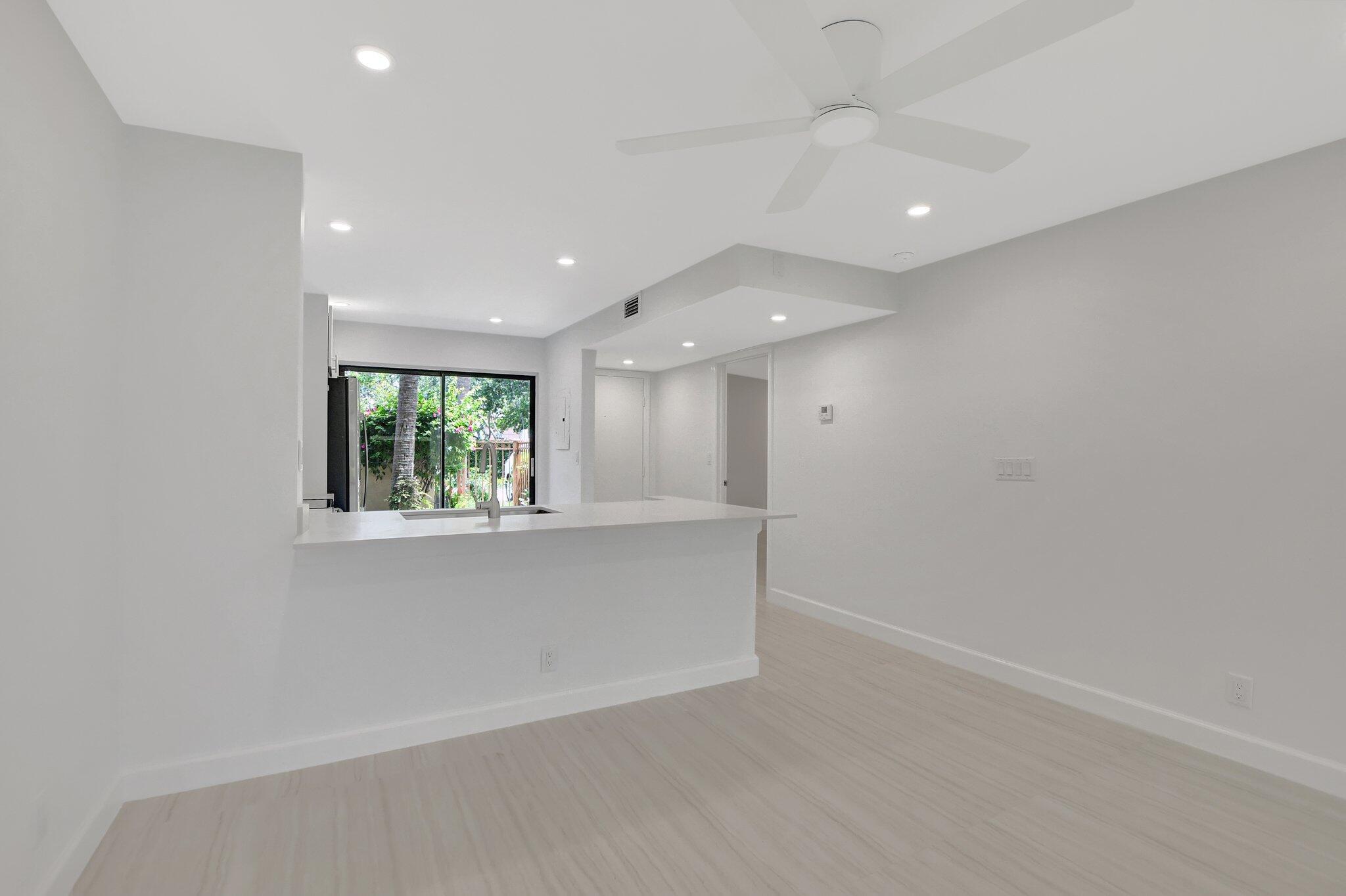 3939 NE 5th Avenue A107