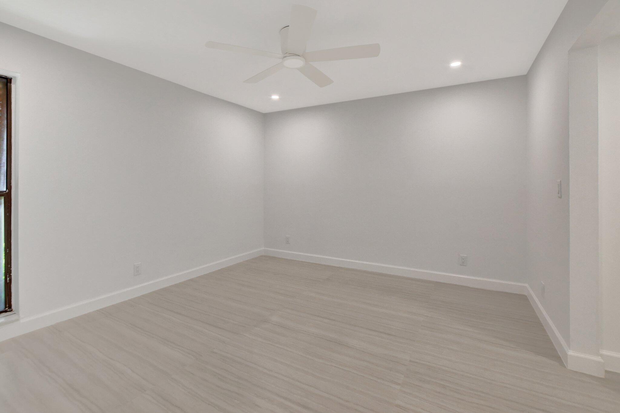 3939 NE 5th Avenue A107