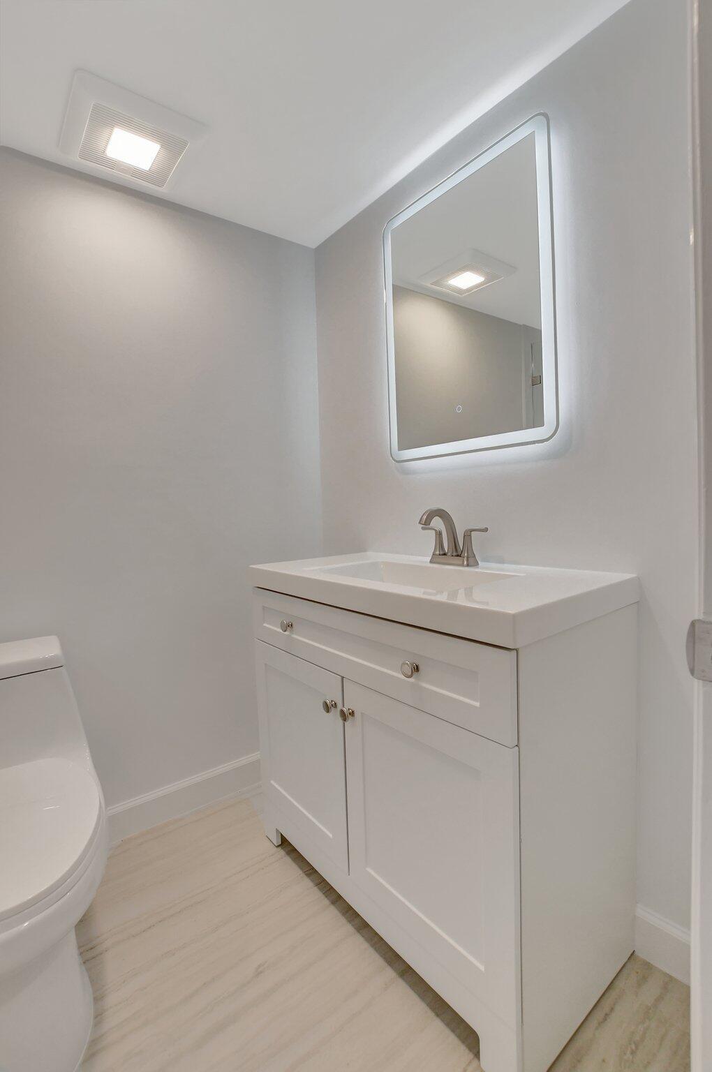 3939 NE 5th Avenue A107