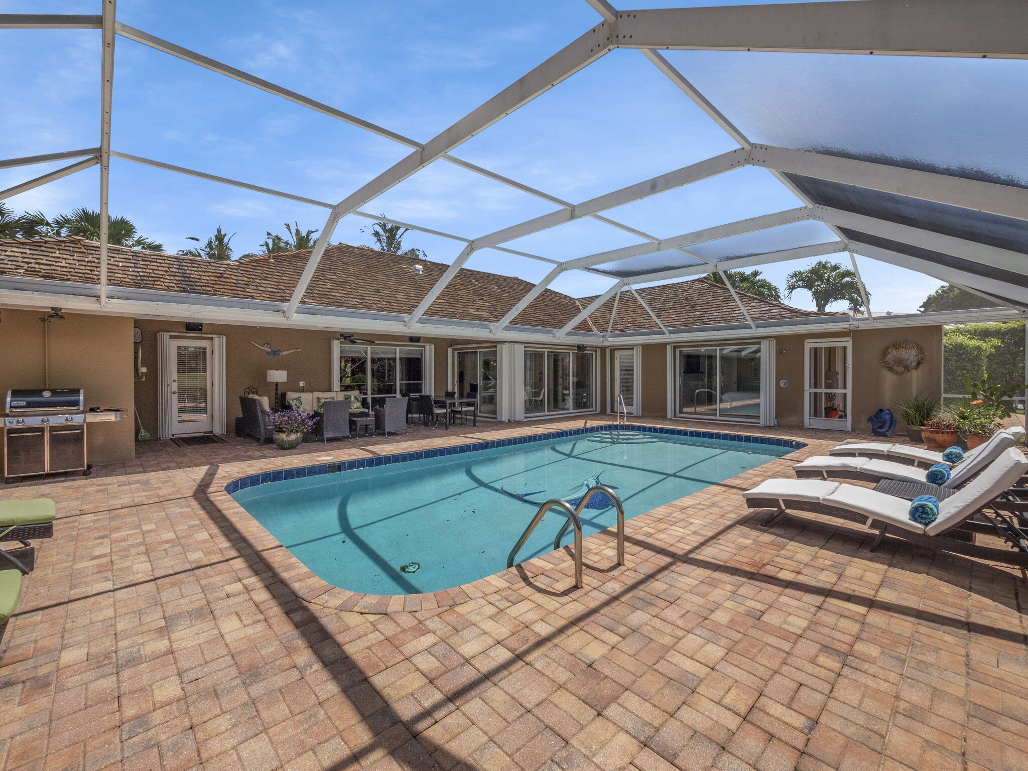 335 Glenbrook Drive, Atlantis