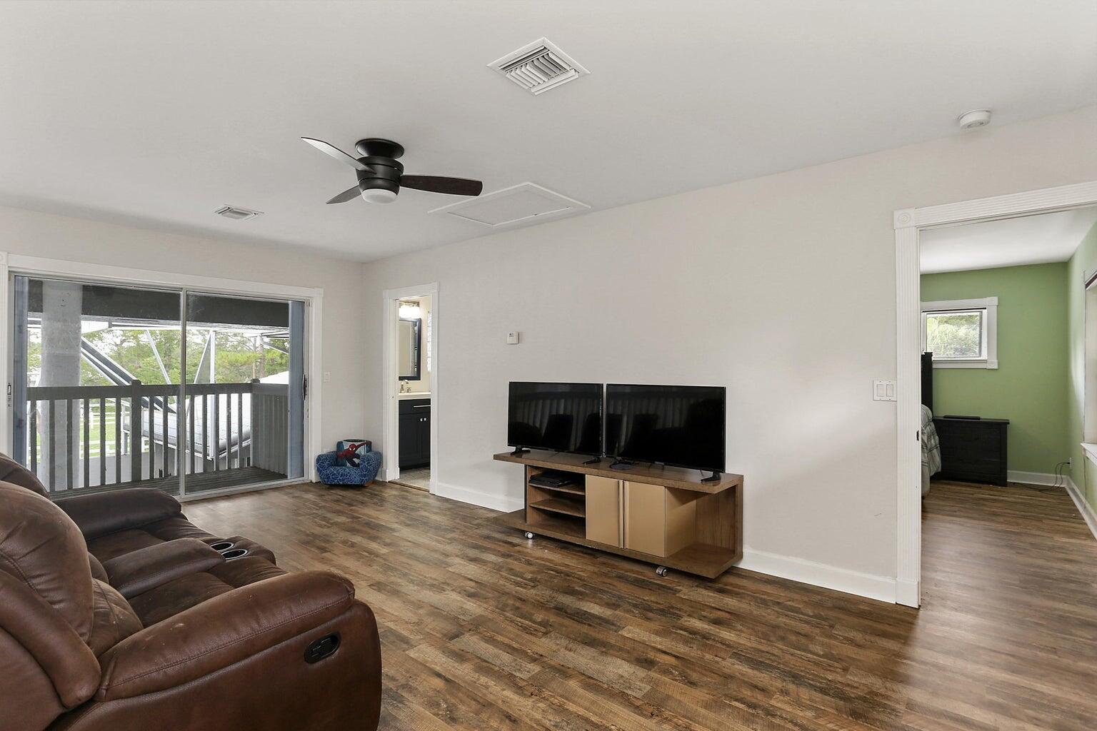 6690 NW 67th Place, Parkland