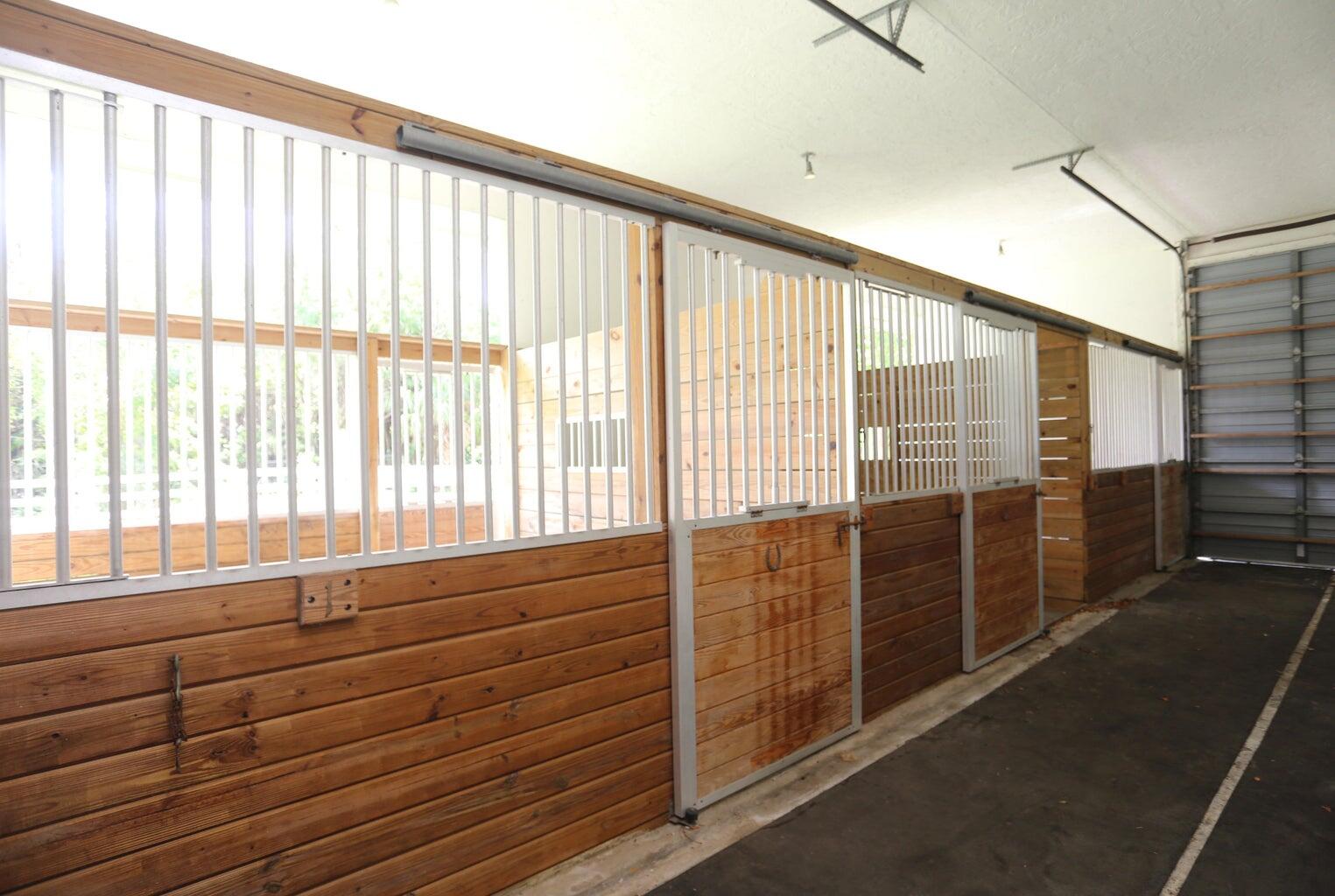6690 NW 67th Place, Parkland
