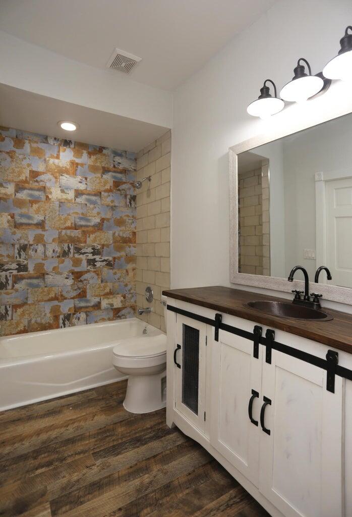 6690 NW 67th Place, Parkland