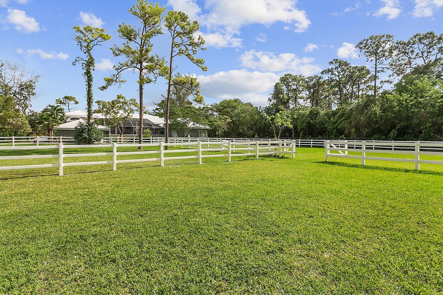 6690 NW 67th Place, Parkland