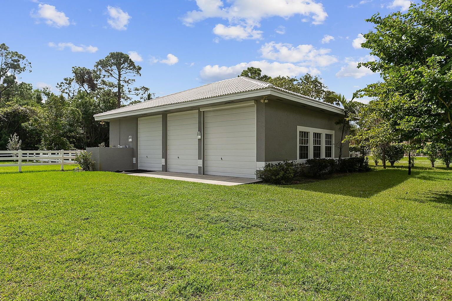 6690 NW 67th Place, Parkland
