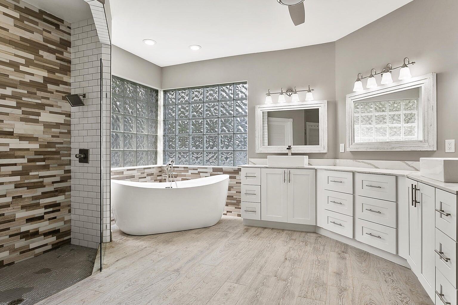 6690 NW 67th Place, Parkland
