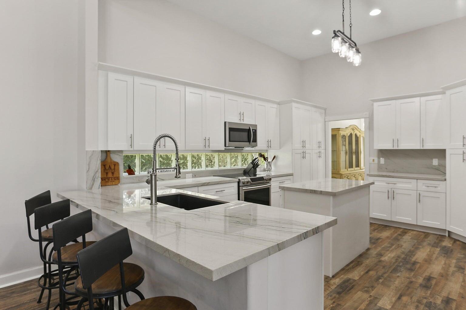 6690 NW 67th Place, Parkland