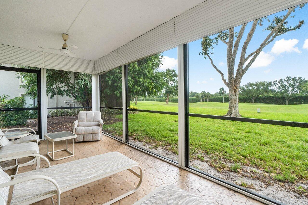 11 Stratford Drive E A