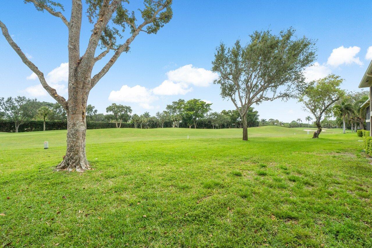 11 Stratford Drive E A