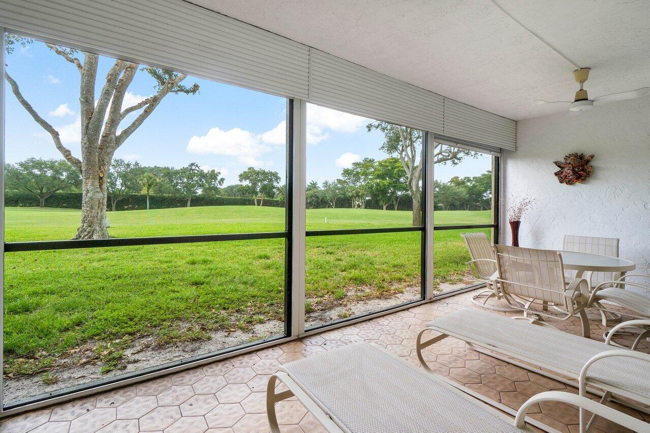 11 Stratford Drive E A