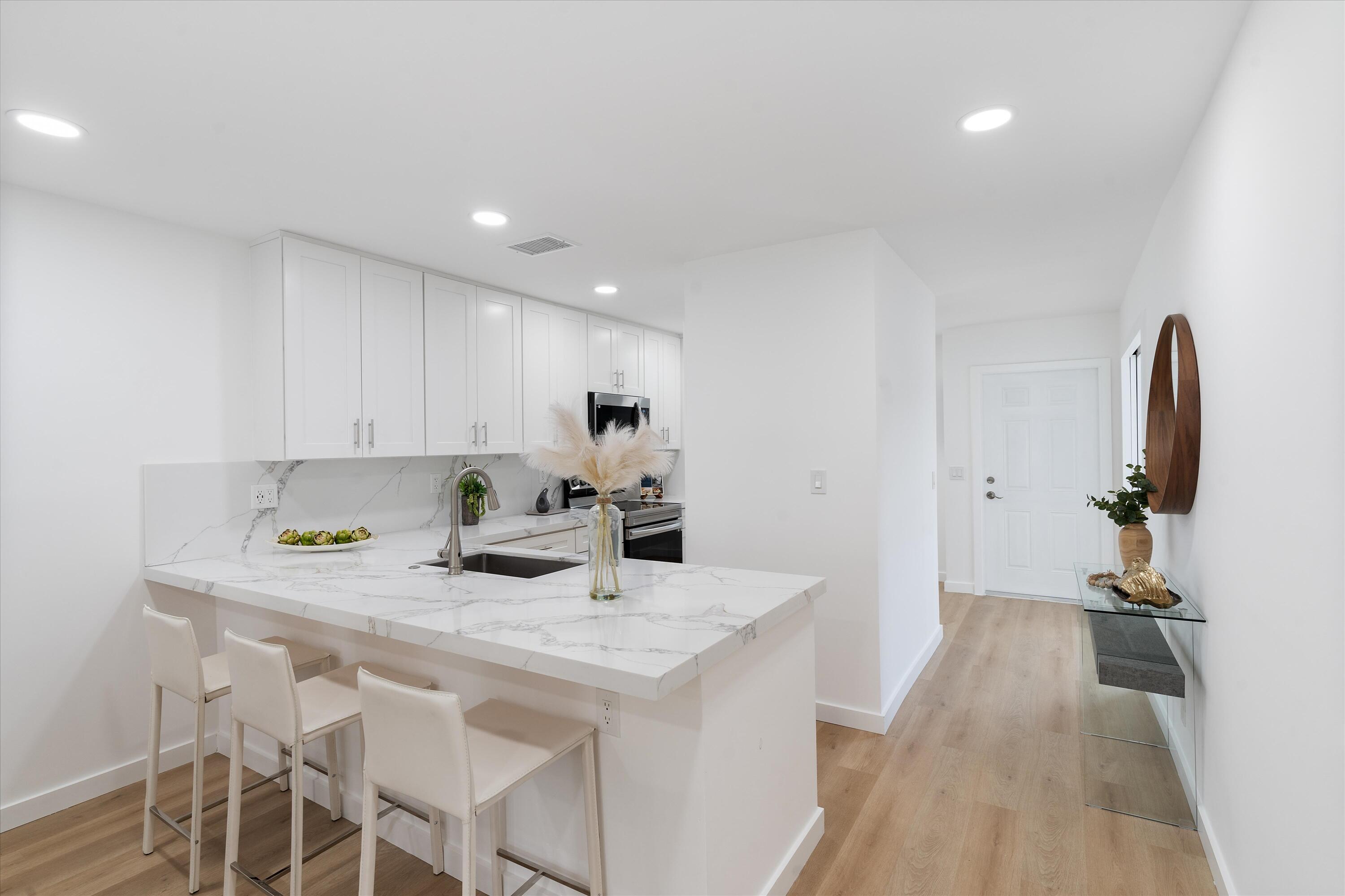 1021 Del Aire Court 101