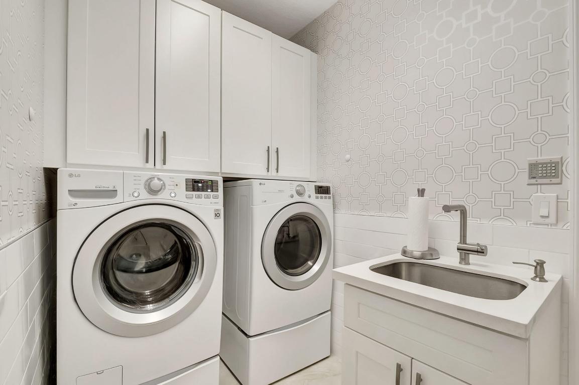 9086 Long Lake Palm Drive Drive