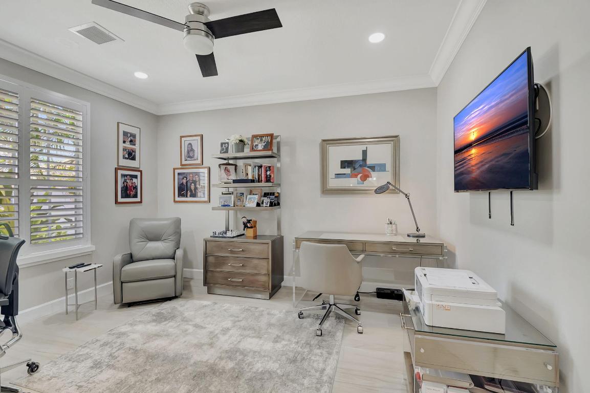 9086 Long Lake Palm Drive Drive