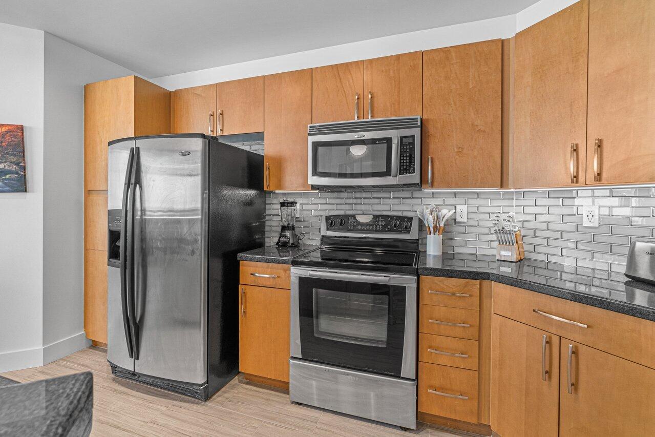 300 S Australian Avenue 1520
