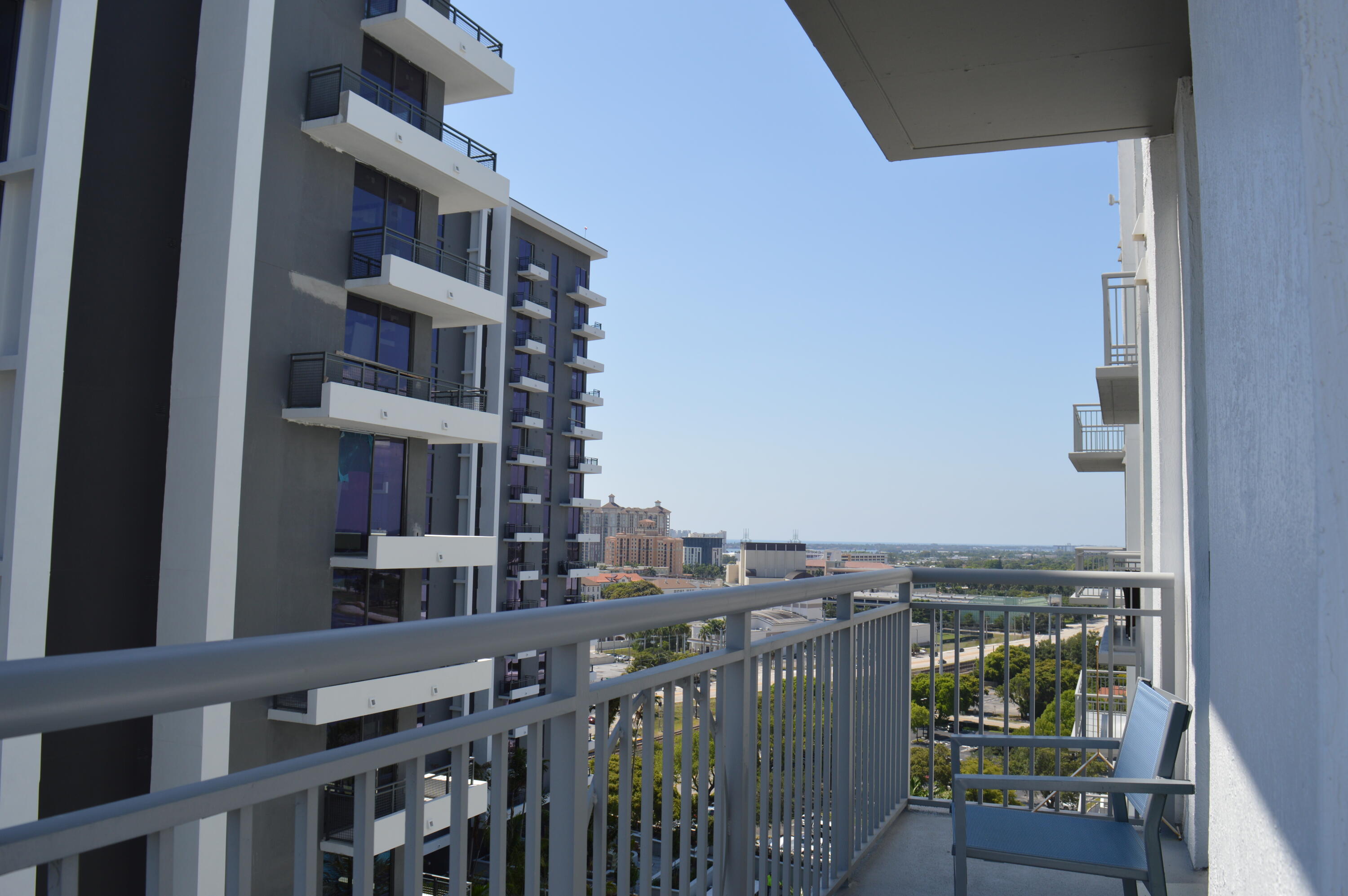 300 S Australian Avenue 1520