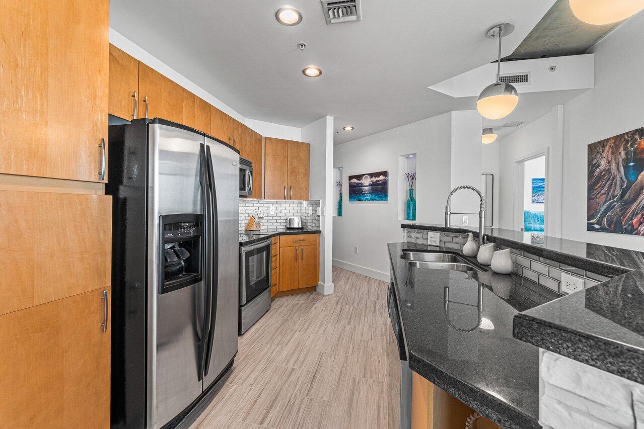 300 S Australian Avenue 1520