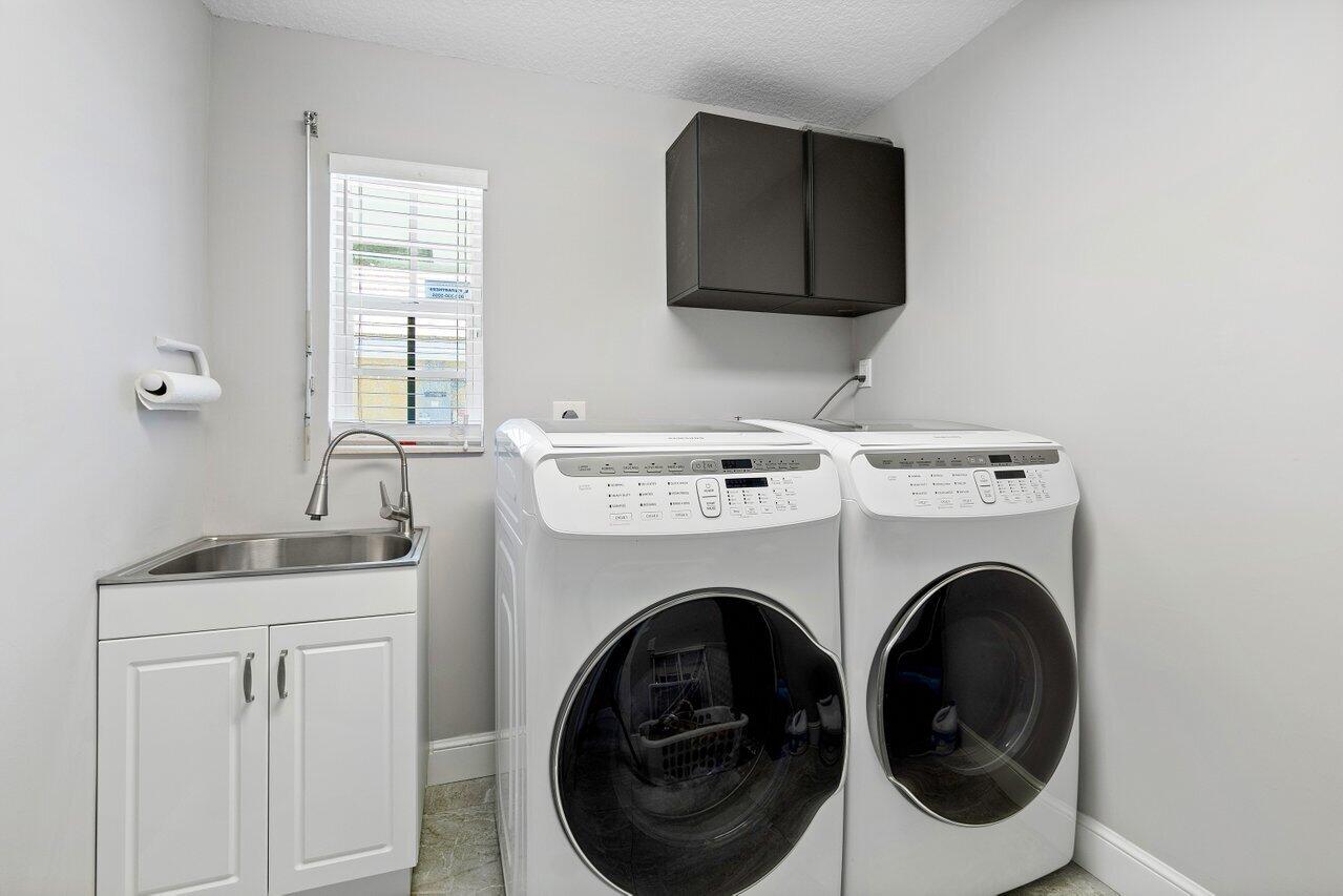 6011 Glenbrook Drive