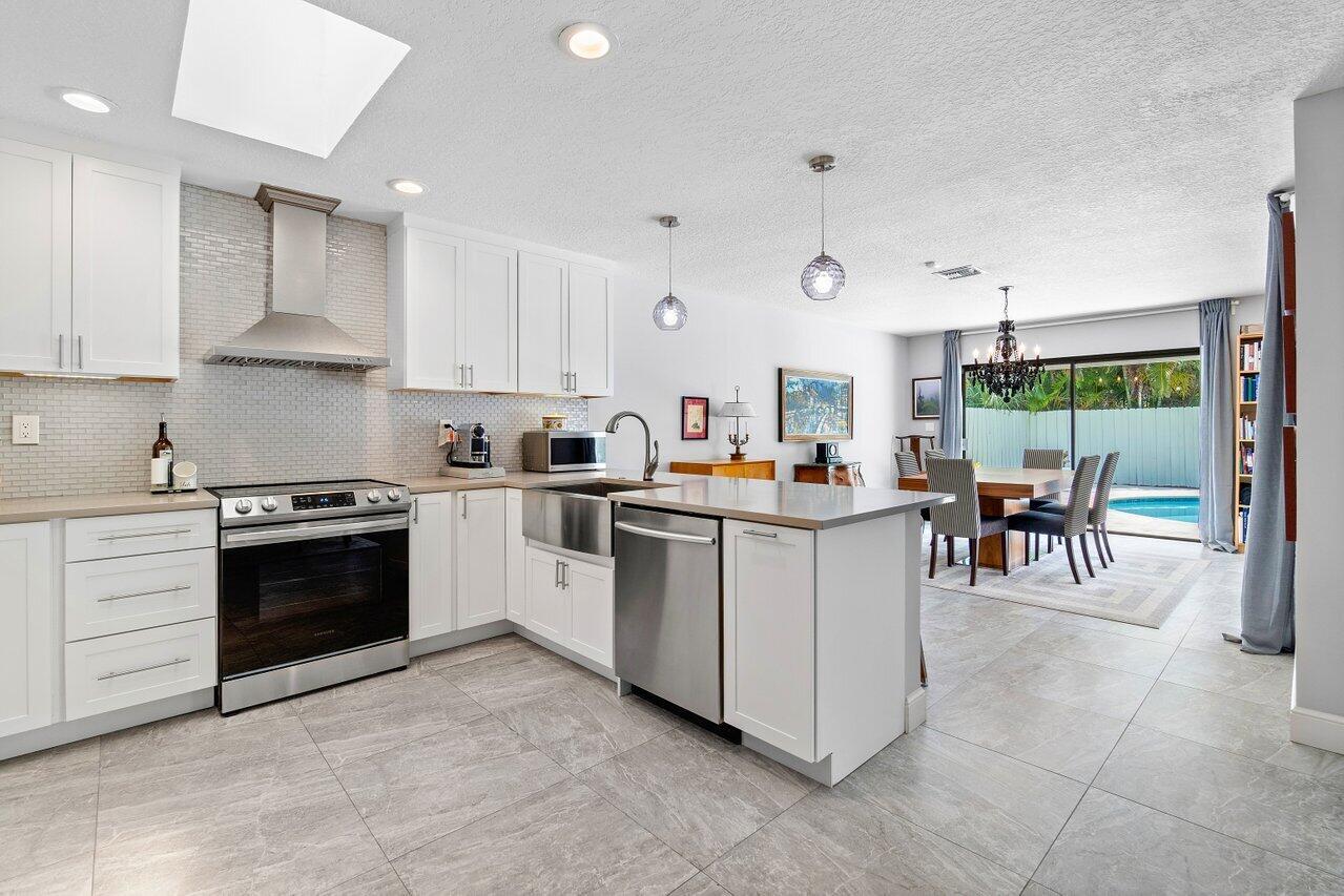 6011 Glenbrook Drive