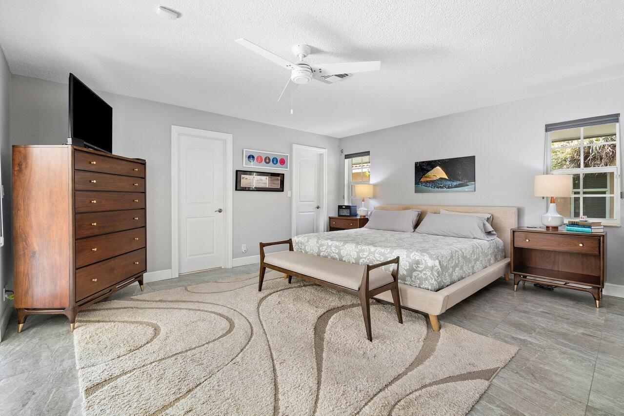 6011 Glenbrook Drive