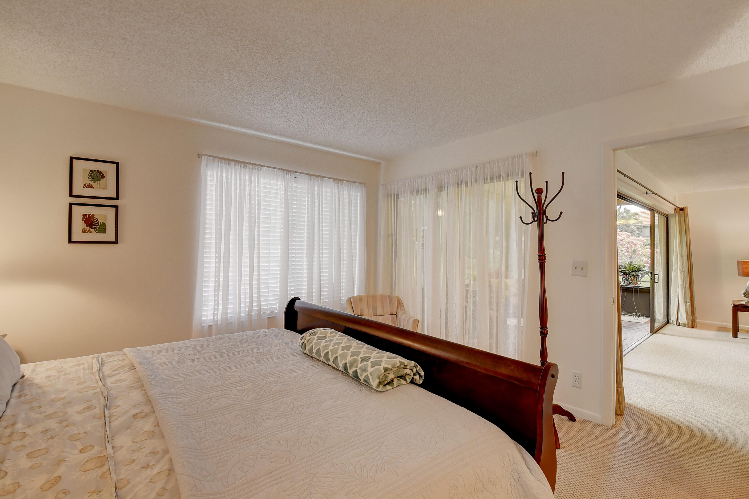 5560 Fairway Park Drive 102, Boynton Beach Unit: 102