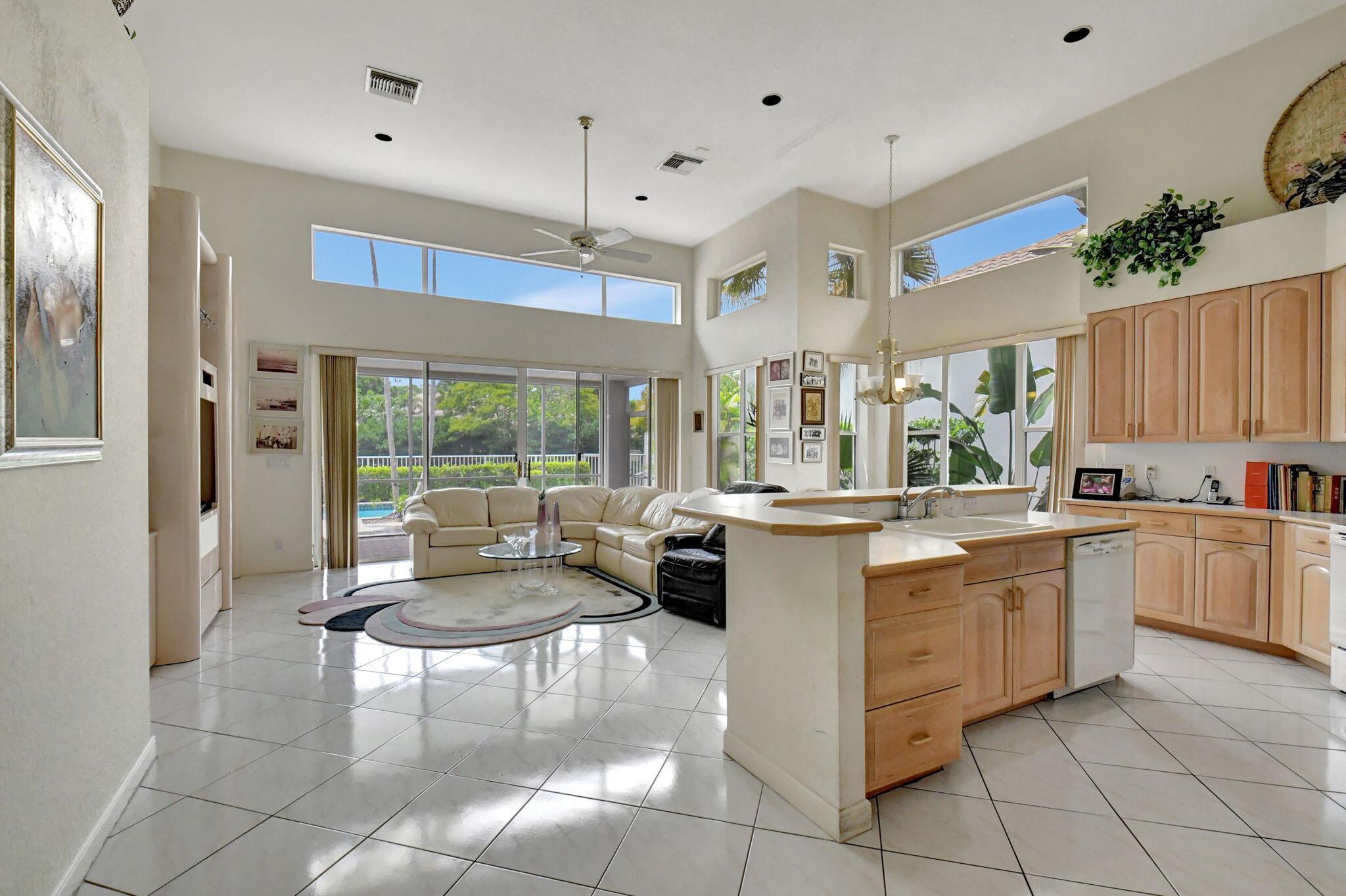 5827 NW 25th Terrace