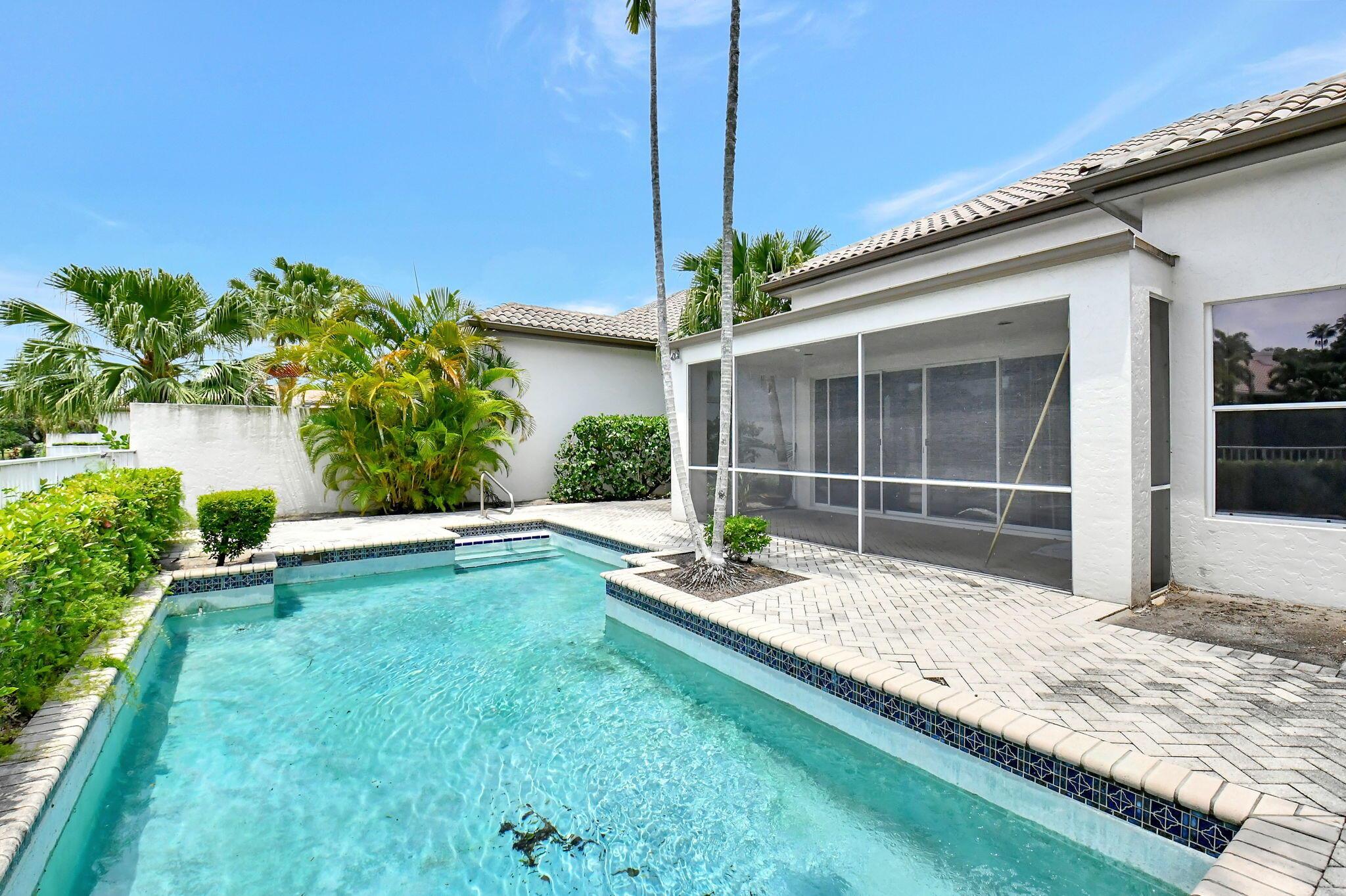 5827 NW 25th Terrace