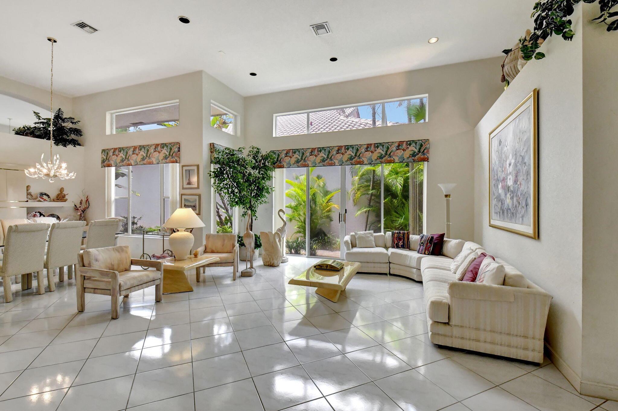 5827 NW 25th Terrace