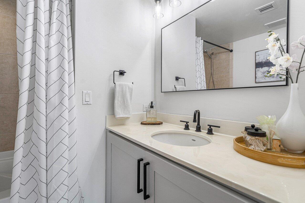 2421 NE 65th Street 509