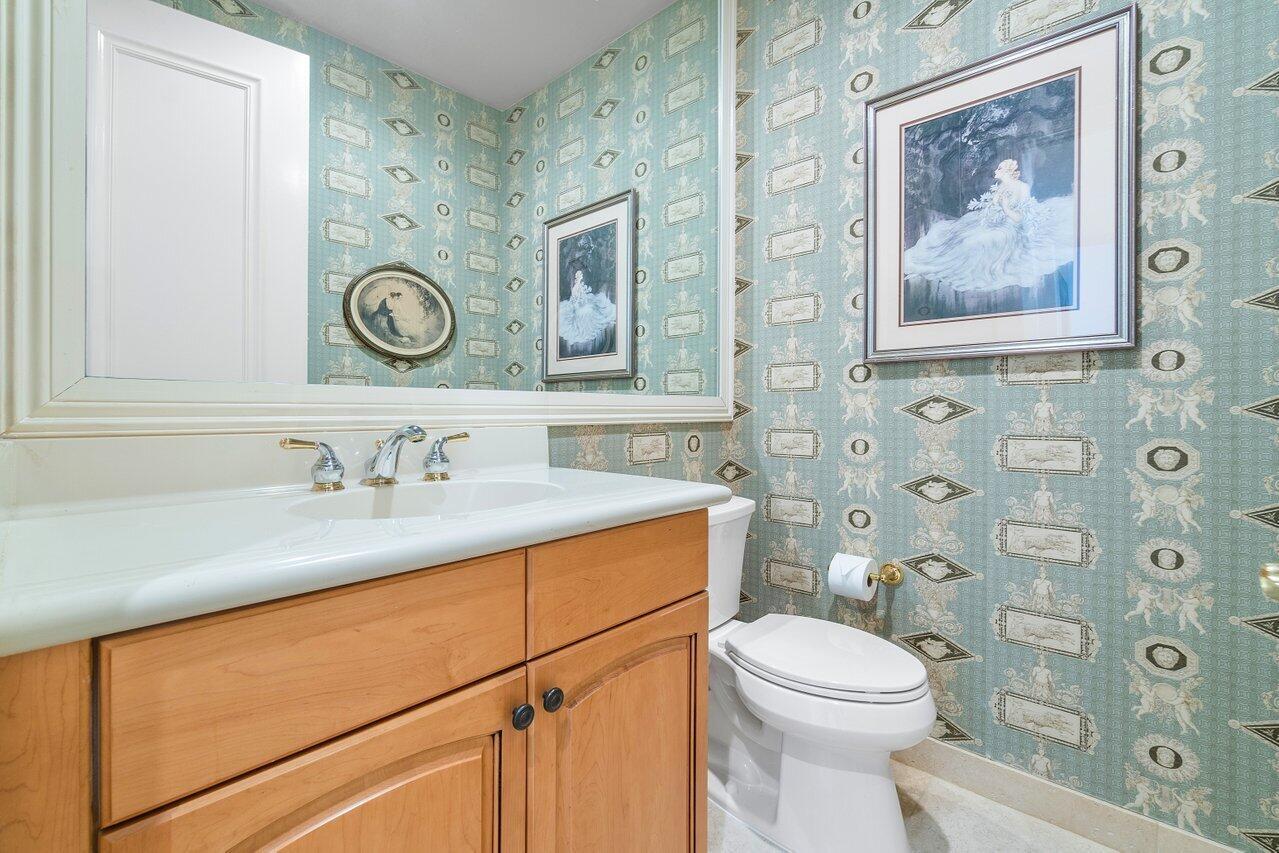 6887 Royal Orchid Circle