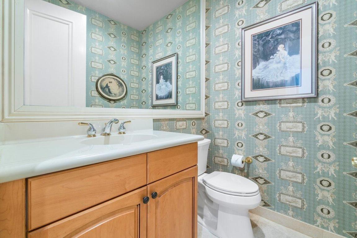 6887 Royal Orchid Circle