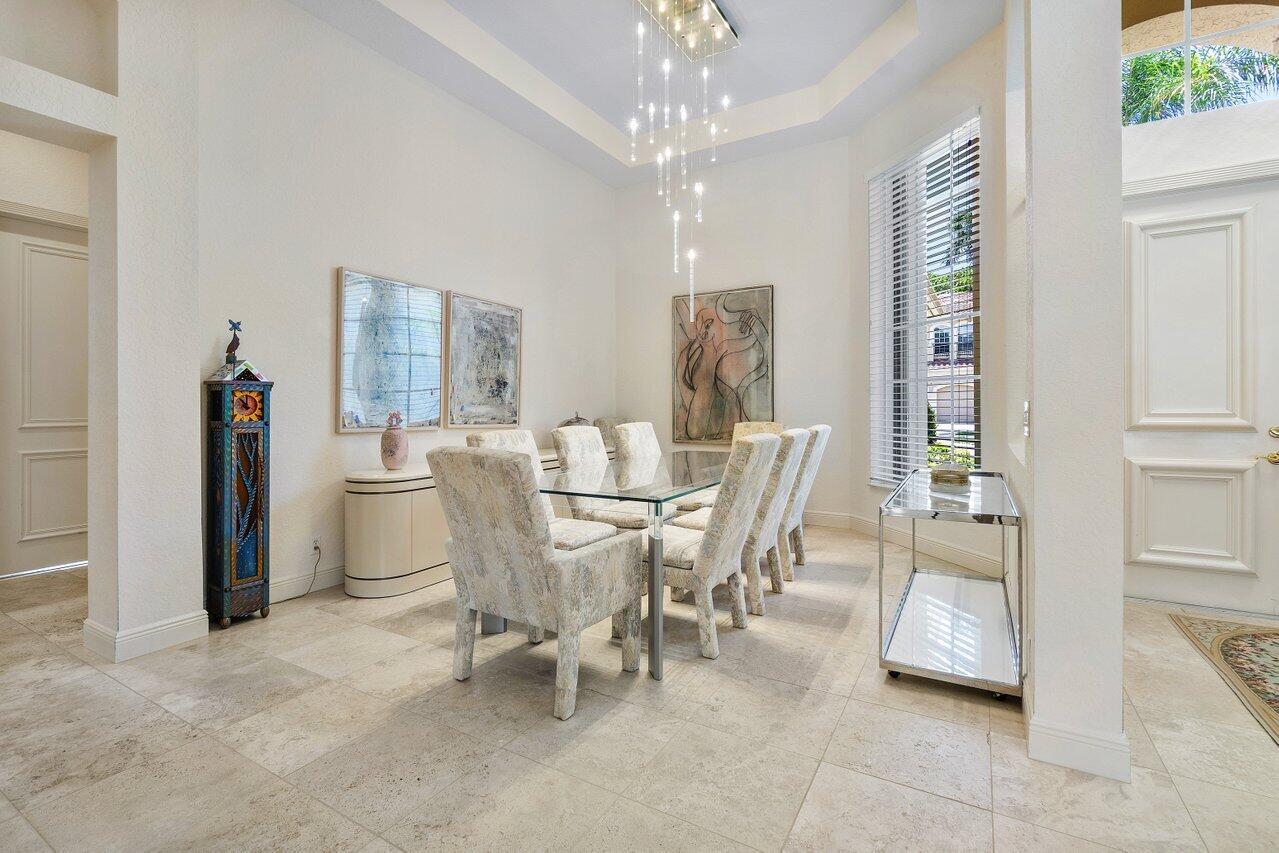 6887 Royal Orchid Circle