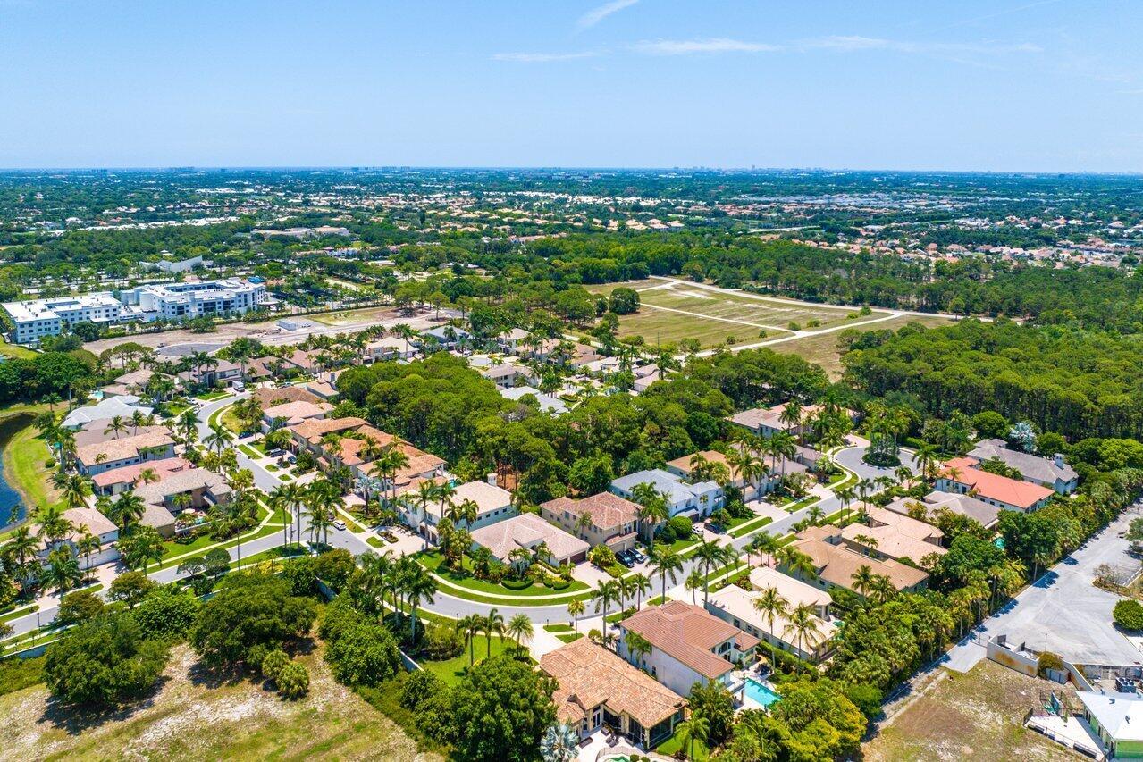 6887 Royal Orchid Circle