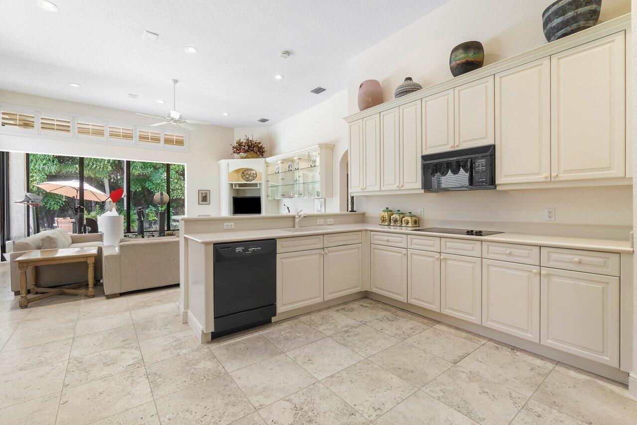 6887 Royal Orchid Circle