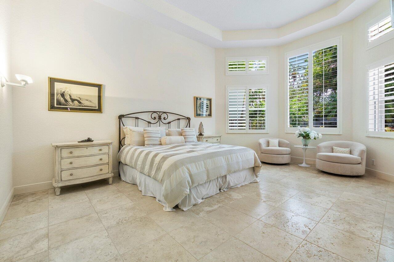 6887 Royal Orchid Circle