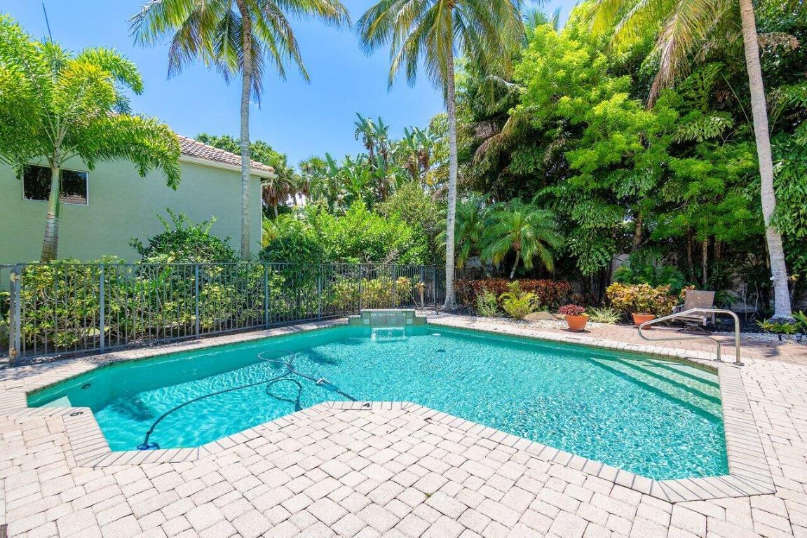 6887 Royal Orchid Circle