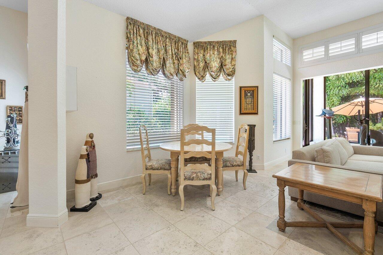 6887 Royal Orchid Circle