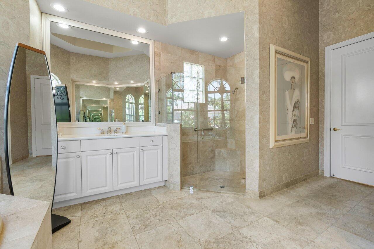 6887 Royal Orchid Circle